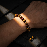 اقتدار در نگاه؛ دستبند سنگی چشم ببر (Tiger’s Eye) اصل